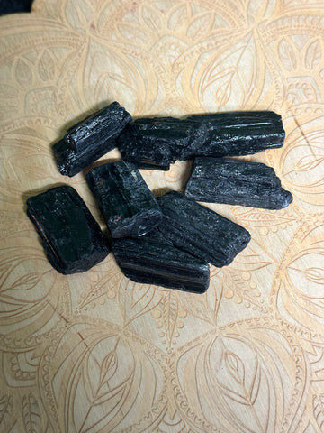 Black tourmaline-raw