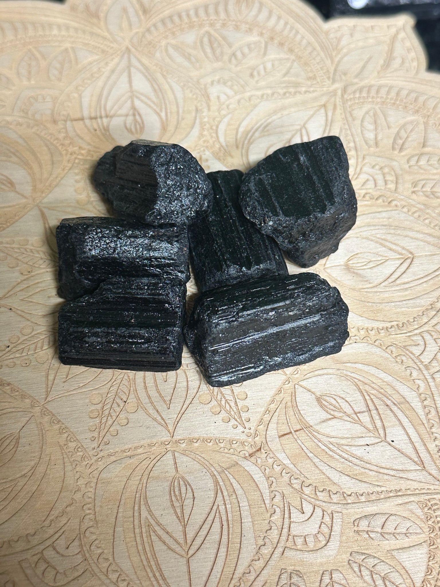 Black tourmaline-raw