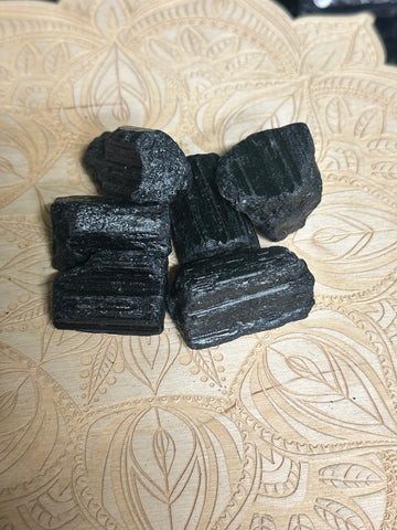 Black tourmaline-raw