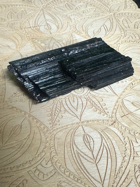 Black tourmaline-raw