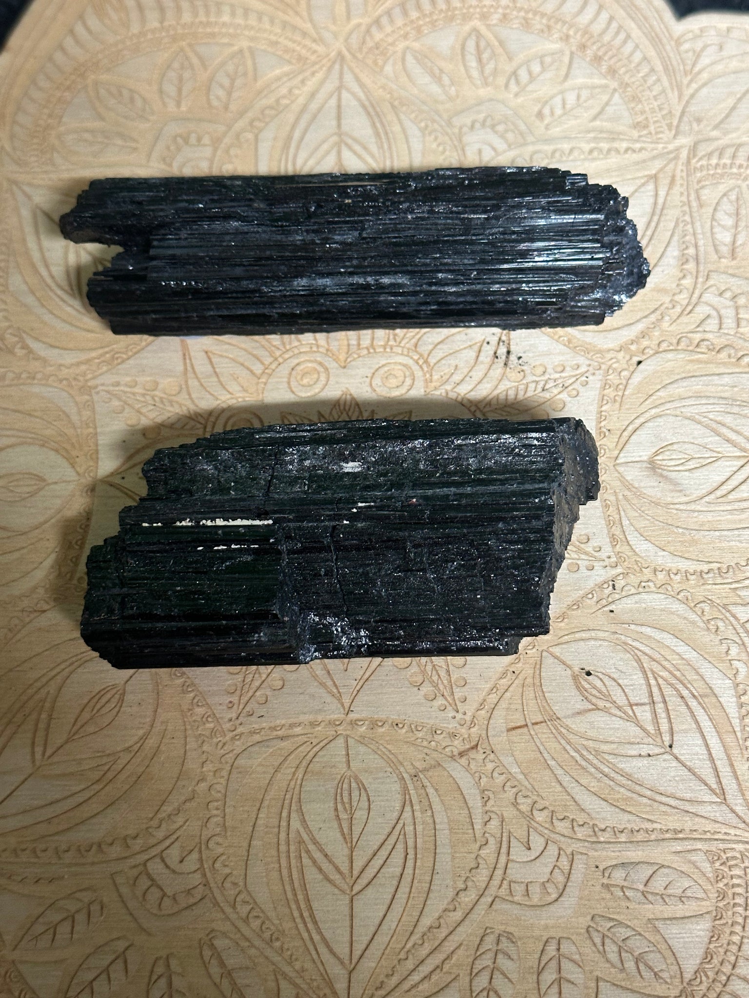 Black tourmaline-raw