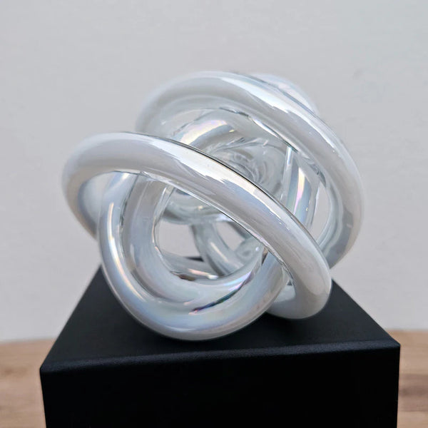 Endless Knot Classic Pearl White