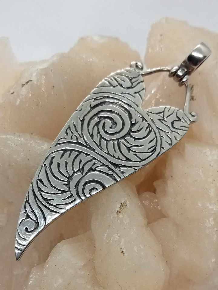 Heart Leaf Pendant