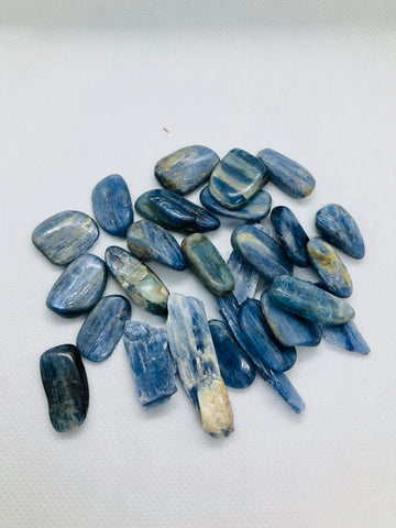 Kyanite fingers