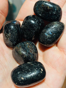 Arfvedsonite Tumbled
