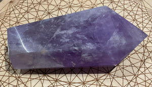 Large amethyst point